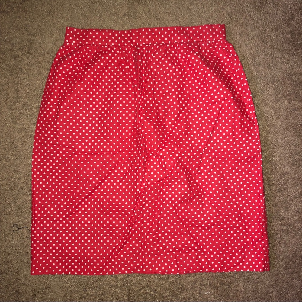 cute vintage highwaisted polka dot skirt